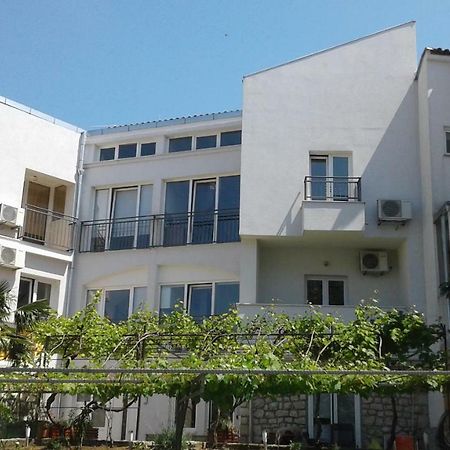 Apartmani Maric Selce Buitenkant foto