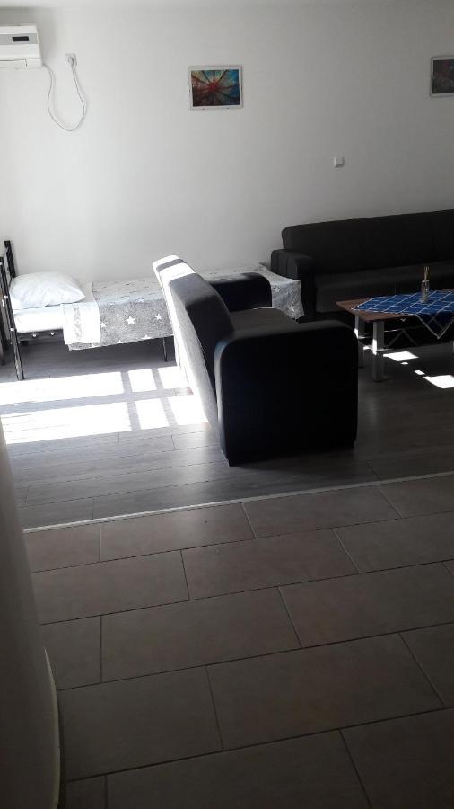 Apartmani Maric Selce Buitenkant foto