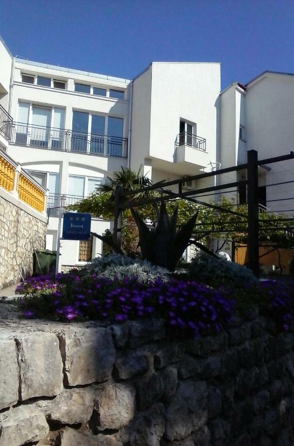 Apartmani Maric Selce Buitenkant foto