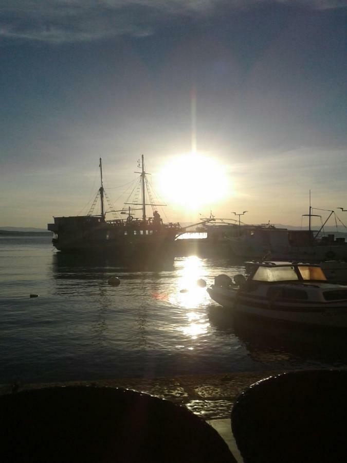 Apartmani Maric Selce Buitenkant foto