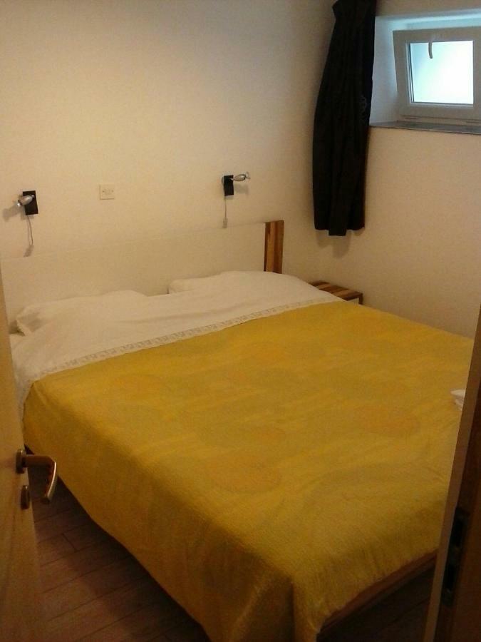 Apartmani Maric Selce Buitenkant foto