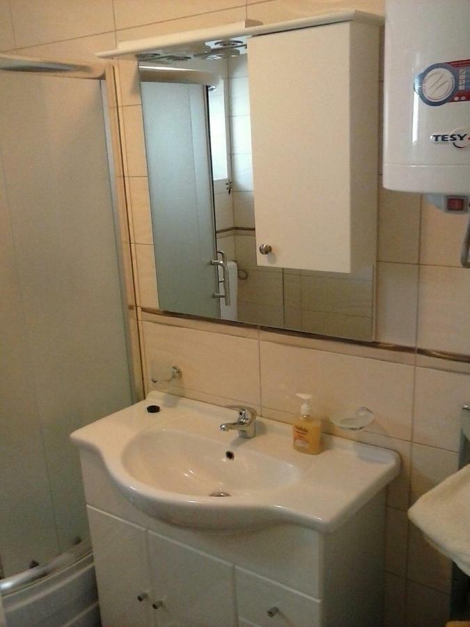 Apartmani Maric Selce Buitenkant foto