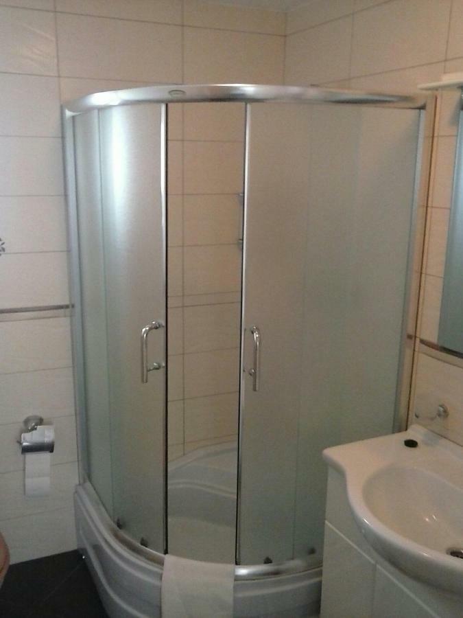 Apartmani Maric Selce Buitenkant foto